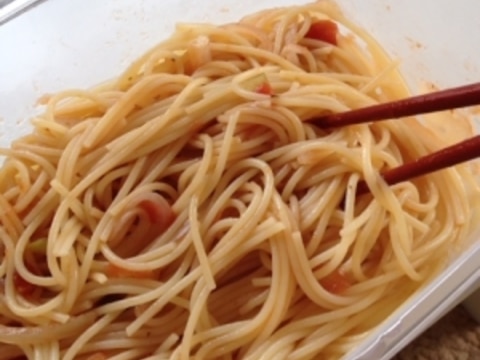 電子レンジで茹でてトマトパスタ